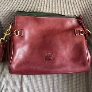 Dooney & Bourke Cross Body Large